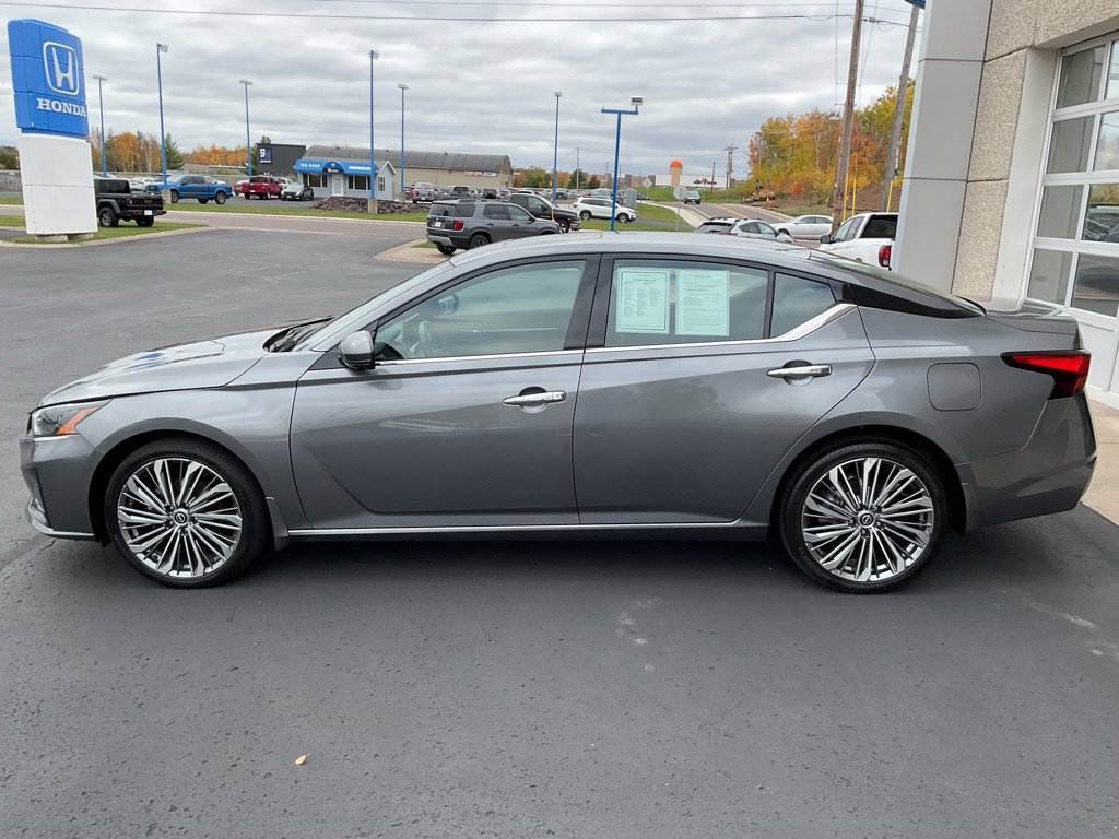 Used 2024 Nissan Altima 2.5 SL AWD/4WD image 8