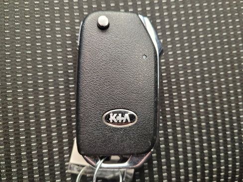 Used 2021 Kia Forte LXS FWD image 32