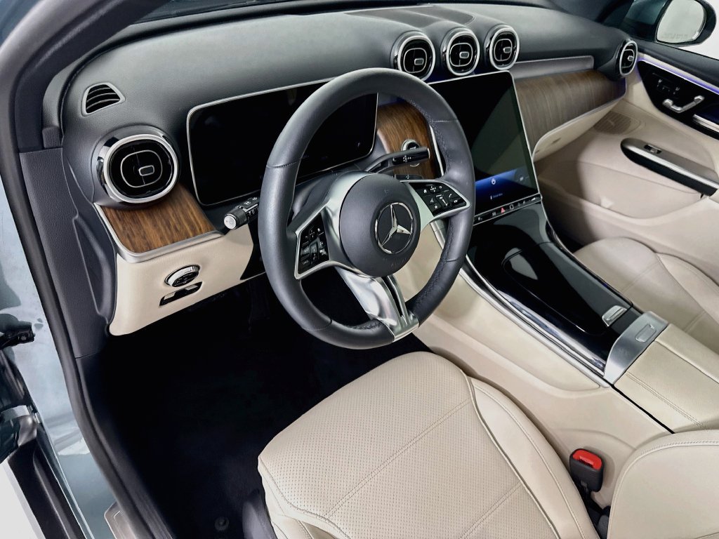 Certified 2026 Mercedes-Benz GLC 300 image 9