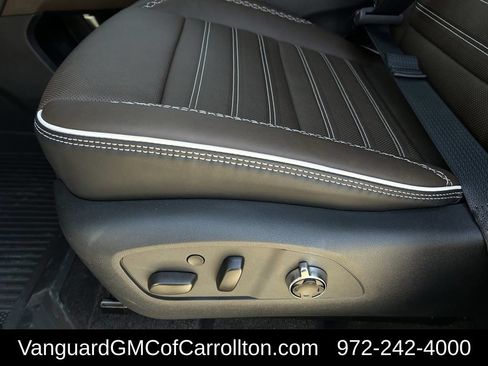 New 2026 GMC Acadia Denali Ultimate w/ LPO, Floor Liner Package AWD/4WD image 22