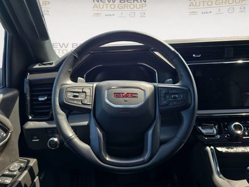 Used 2024 GMC Sierra 1500 AT4 w/ AT4 Preferred Package AWD/4WD image 12