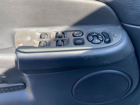 Used 2003 Dodge Ram 2500 Truck ST image 12