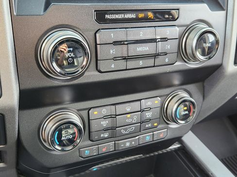 Used 2019 Ford F150 Raptor w/ Equipment Group 802A Luxury image 15