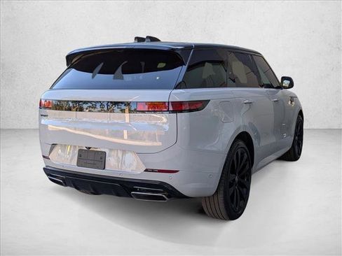 Used 2025 Land Rover Range Rover Sport Dynamic SE image 5