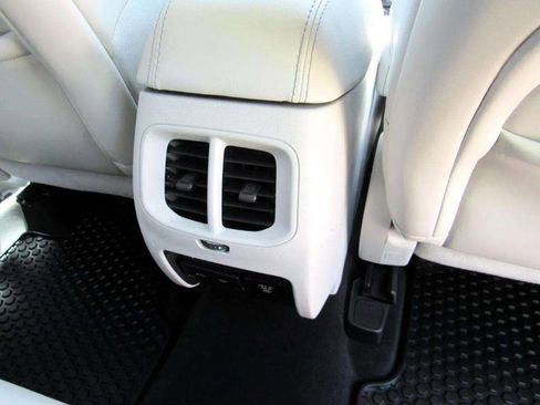 Used 2020 Jeep Cherokee Latitude Plus w/ Comfort/Convenience Group image 37