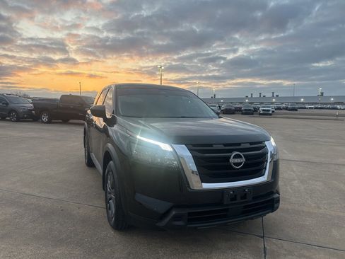 Certified 2024 Nissan Pathfinder S w/ Cargo Package image 2