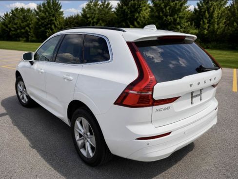 Used 2022 Volvo XC60 B5 Momentum AWD/4WD image 6