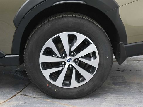 Used 2023 Subaru Outback Premium image 5