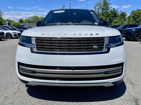 Used 2025 Land Rover Range Rover SE AWD/4WD image 2