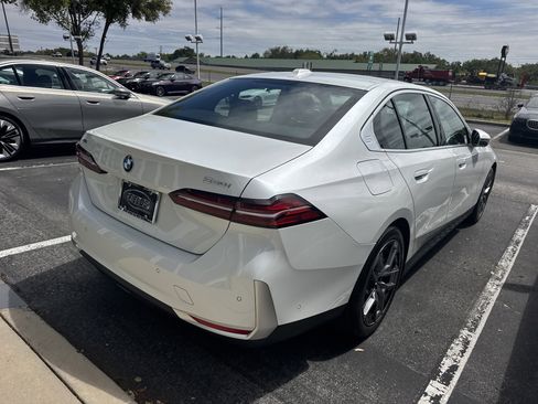 Used 2026 BMW 530i xDrive 530i xDrive w/ Premium Package image 2