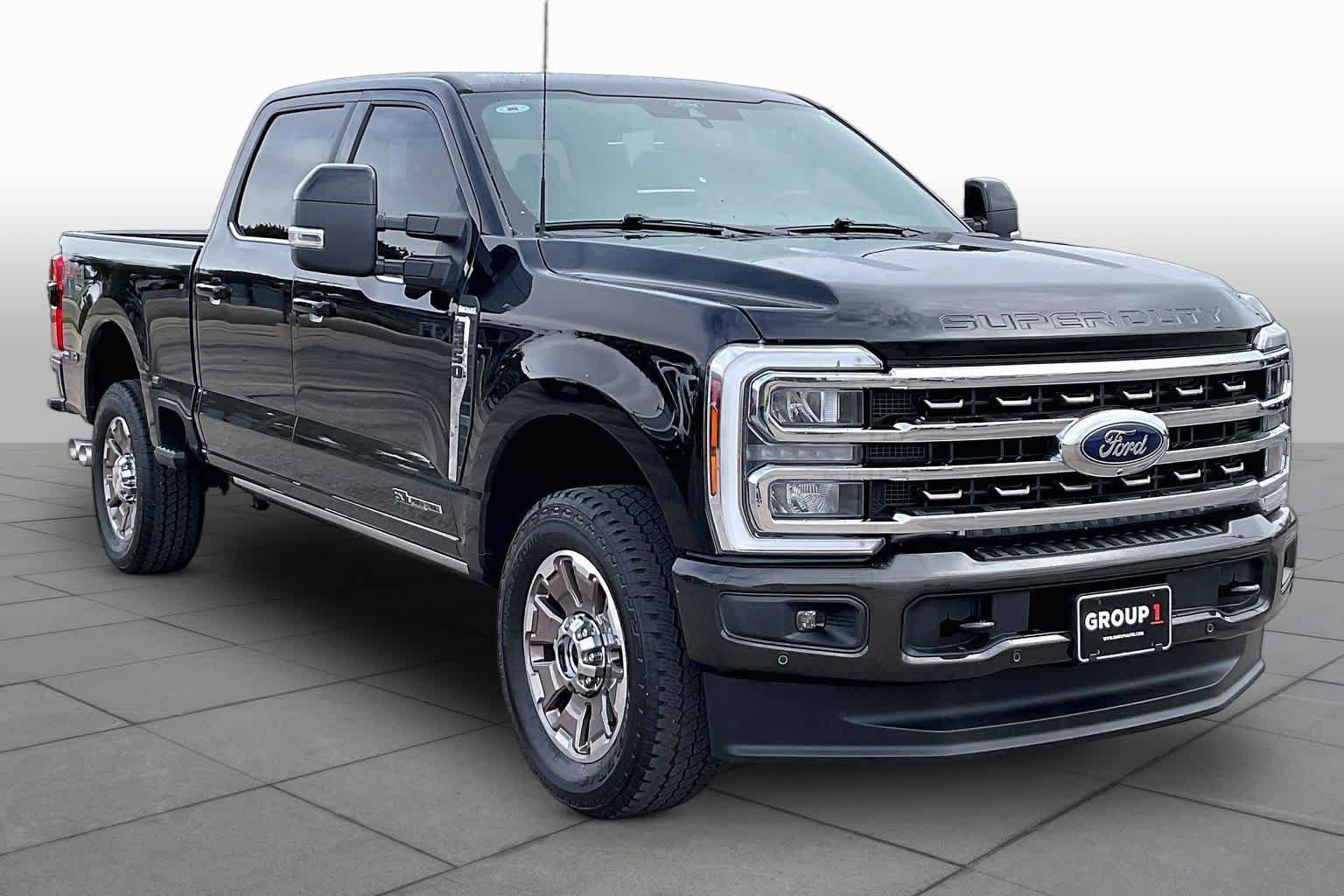 Used 2025 Ford F250 King Ranch w/ FX4 Off-Road Package AWD/4WD image 3
