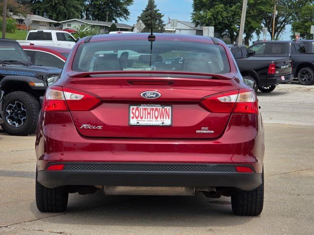 Used 2014 Ford Focus SE w/ Equipment Group 201A FWD image 7