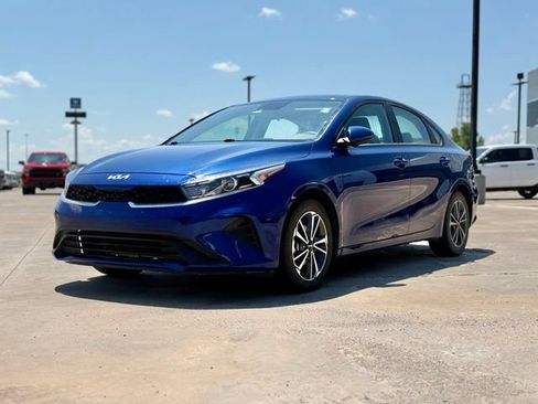 Used 2023 Kia Forte LXS FWD image 4