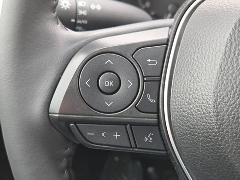 Used 2024 Toyota Corolla Cross LE image 17