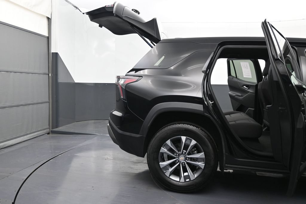 Certified 2026 Chevrolet Equinox LT AWD/4WD image 10
