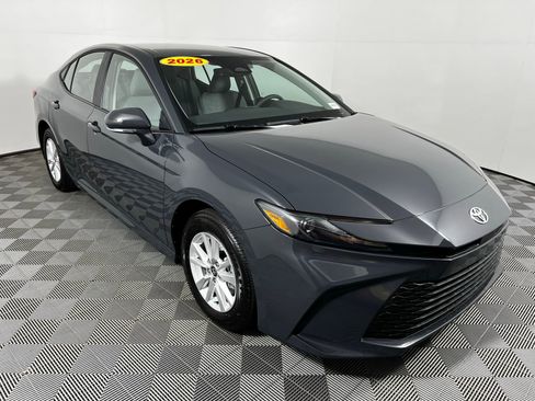 Used 2026 Toyota Camry LE w/ Convenience Package image 3