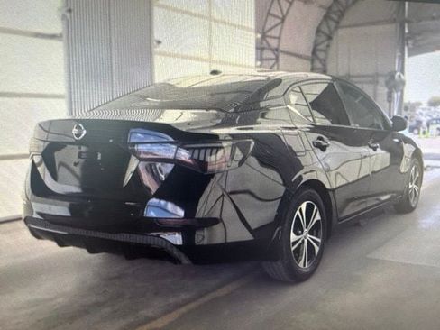 Certified 2022 Nissan Sentra SV FWD image 9