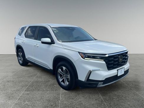 Certified 2025 Honda Pilot EX-L image 1
