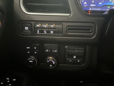 Used 2024 Chevrolet Tahoe Z71 w/ Luxury Package AWD/4WD image 66