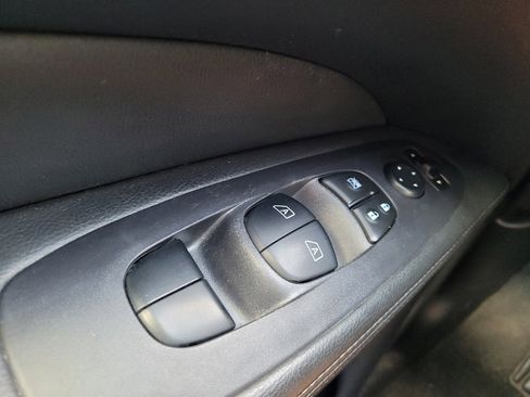 Used 2020 Nissan Pathfinder SV FWD image 27