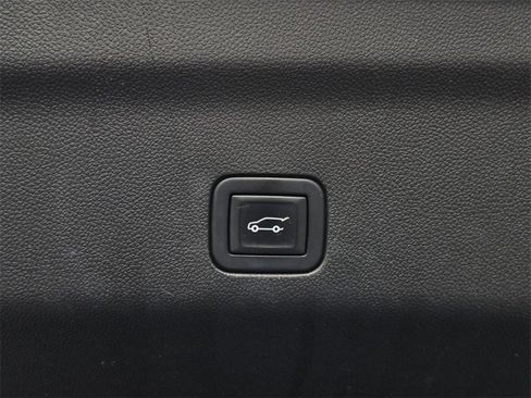 Used 2021 Chevrolet Tahoe RST w/ Luxury Package image 9