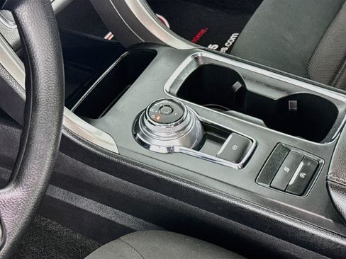 Used 2020 Ford Fusion SE FWD image 29