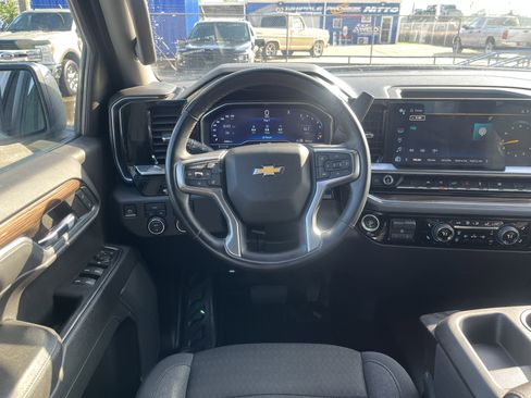 Used 2023 Chevrolet Silverado 1500 LT w/ Work Truck Package AWD/4WD image 27
