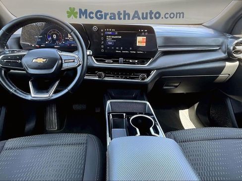 Used 2025 Chevrolet Equinox LT AWD/4WD image 8