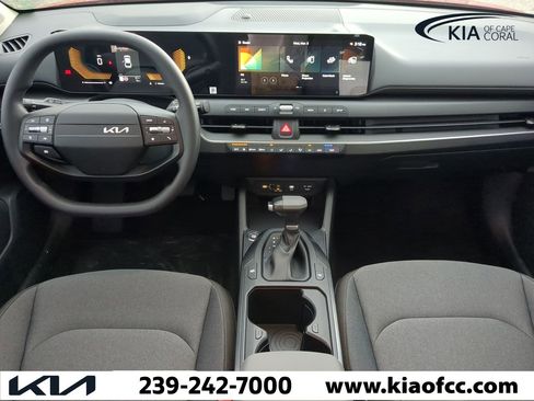 New 2025 Kia K4 LXS image 12