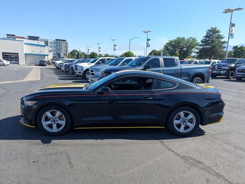 Used 2017 Ford Mustang Coupe RWD image 8