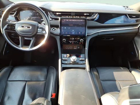 Used 2022 Jeep Grand Cherokee Overland w/ Luxury Tech Group IV image 11