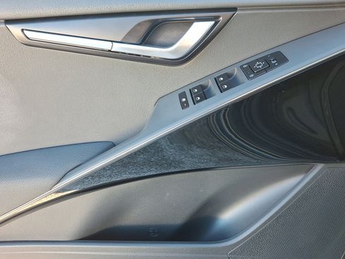 Used 2024 Kia Niro Wind w/ Wind Preserve Package image 12