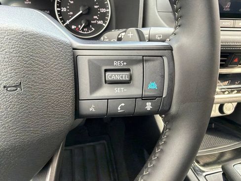 Used 2026 Nissan Rogue SV FWD image 23