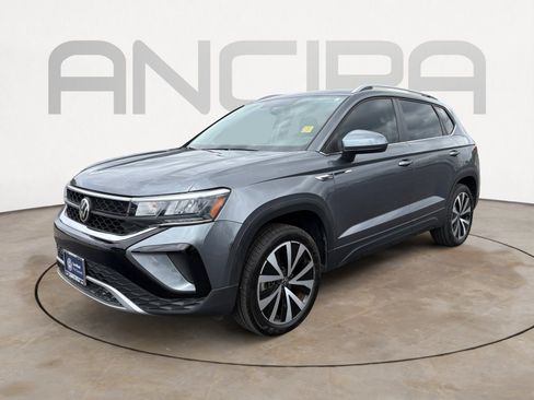 Used 2022 Volkswagen Taos SE FWD image 5