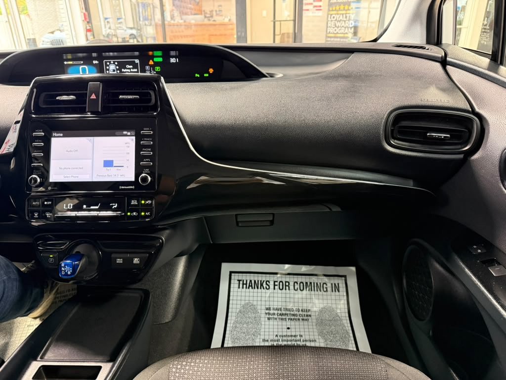 Used 2022 Toyota Prius LE FWD image 19