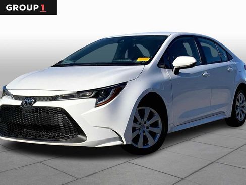 Used 2020 Toyota Corolla LE image 1