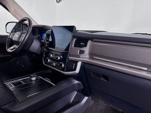 Used 2022 Ford Expedition Max XLT image 29