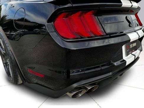 Used 2021 Ford Mustang Shelby GT500 w/ Carbon Fiber Track Pack RWD image 18