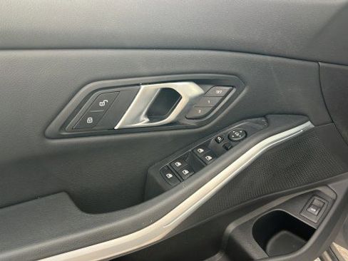 Used 2025 BMW 330i Sedan image 22