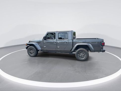 Certified 2025 Jeep Gladiator Sport AWD/4WD image 6