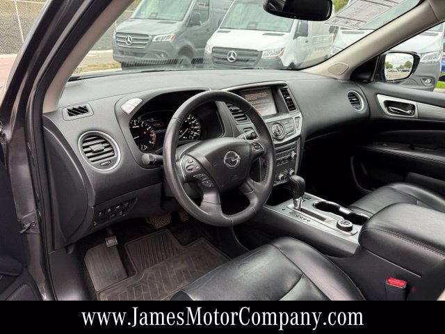 Used 2017 Nissan Pathfinder SL w/ SL Premium Package AWD/4WD image 13