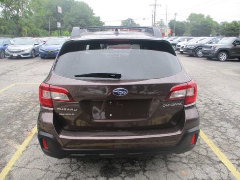 Used 2019 Subaru Outback 2.5i Premium image 12