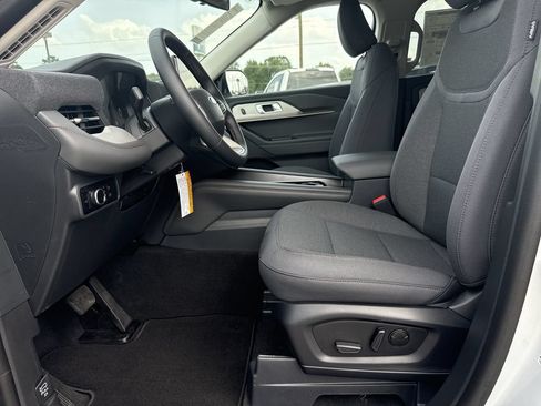New 2026 Ford Explorer Active RWD image 12