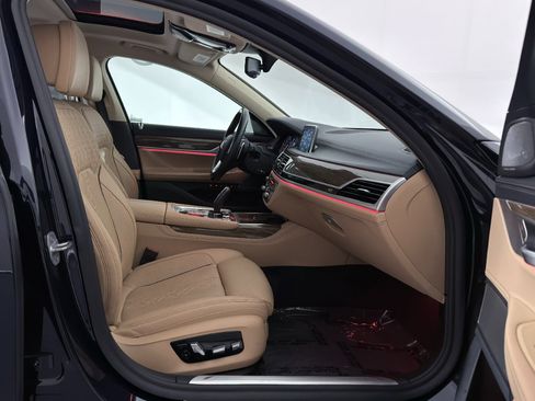 Used 2019 BMW 750i xDrive 750i xDrive w/ Executive Package image 25