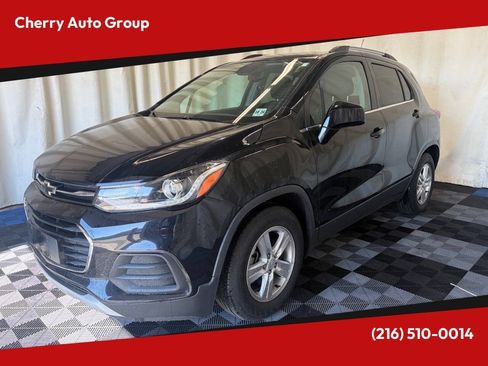 Used 2019 Chevrolet Trax LT FWD image 1