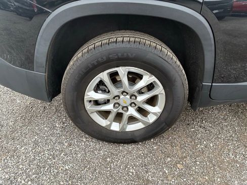 Used 2020 Chevrolet Traverse LT w/ Driver Confidence II Package image 21