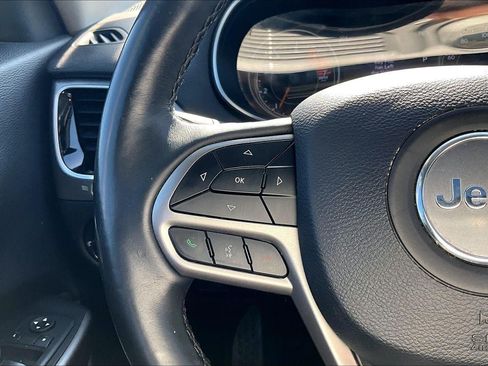Used 2019 Jeep Cherokee Limited AWD/4WD image 18