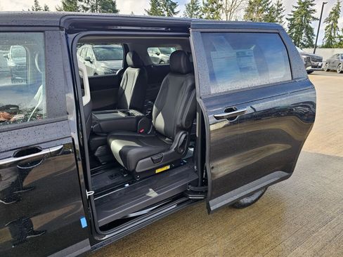 New 2026 Kia Carnival image 21