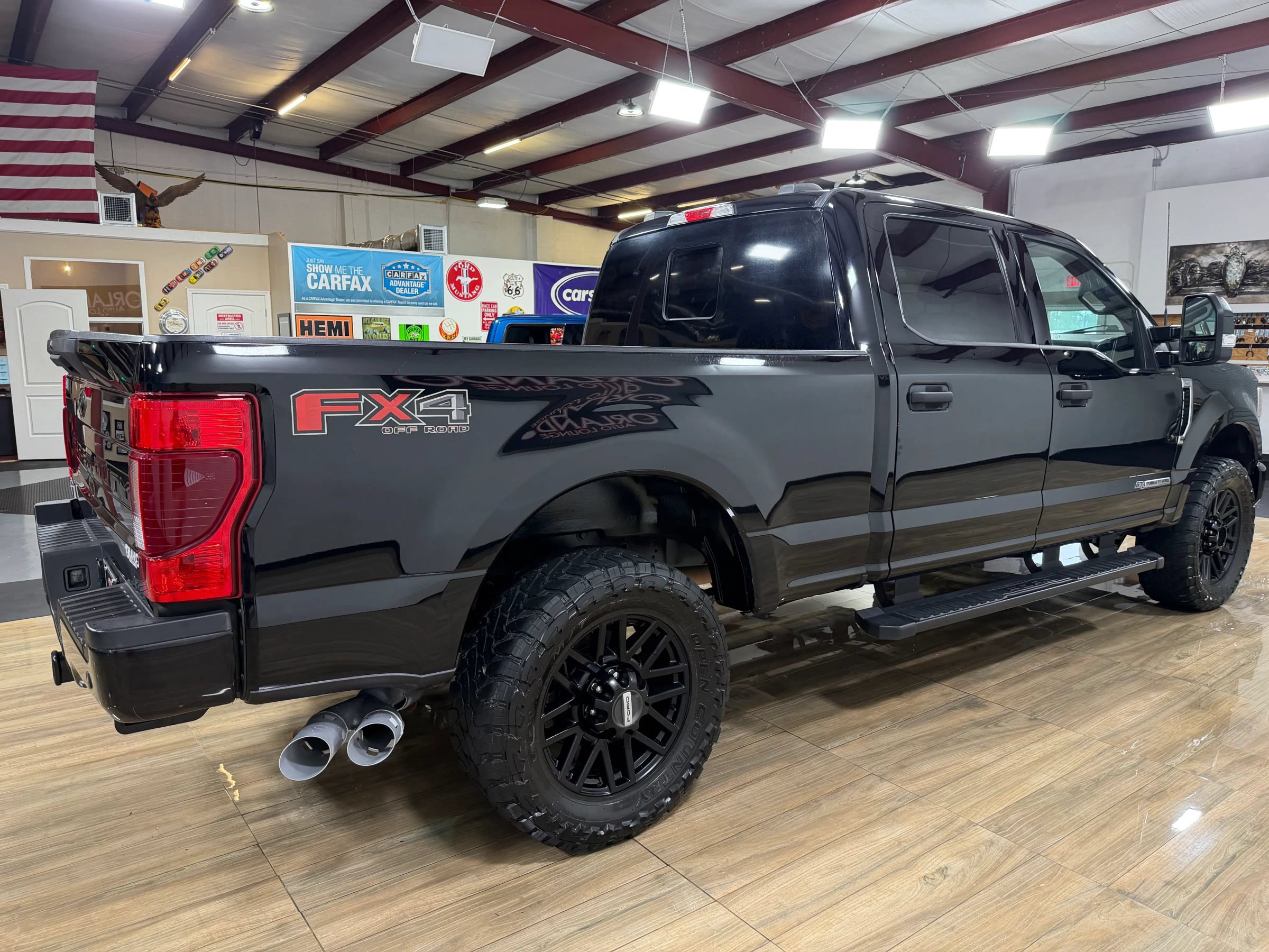Used 2022 Ford F250 XLT w/ Black Appearance Package AWD/4WD image 5
