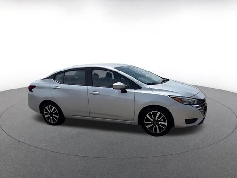Used 2025 Nissan Versa SV FWD image 2